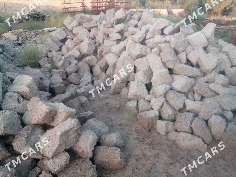Beton daşlar/Бетонные камни - Байрамали - img 1