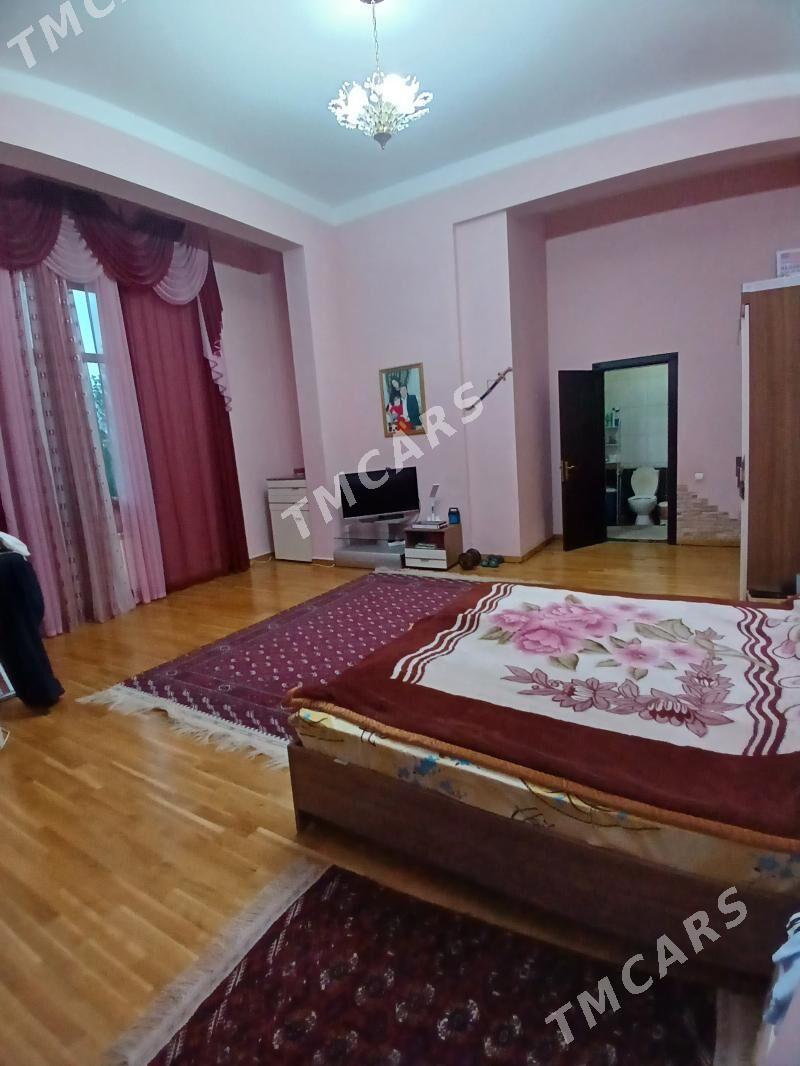 Советская элитка 2эт 4ком 181м - Sowetskiý köç. (Garaşsyzlyk şaýoly) - img 4