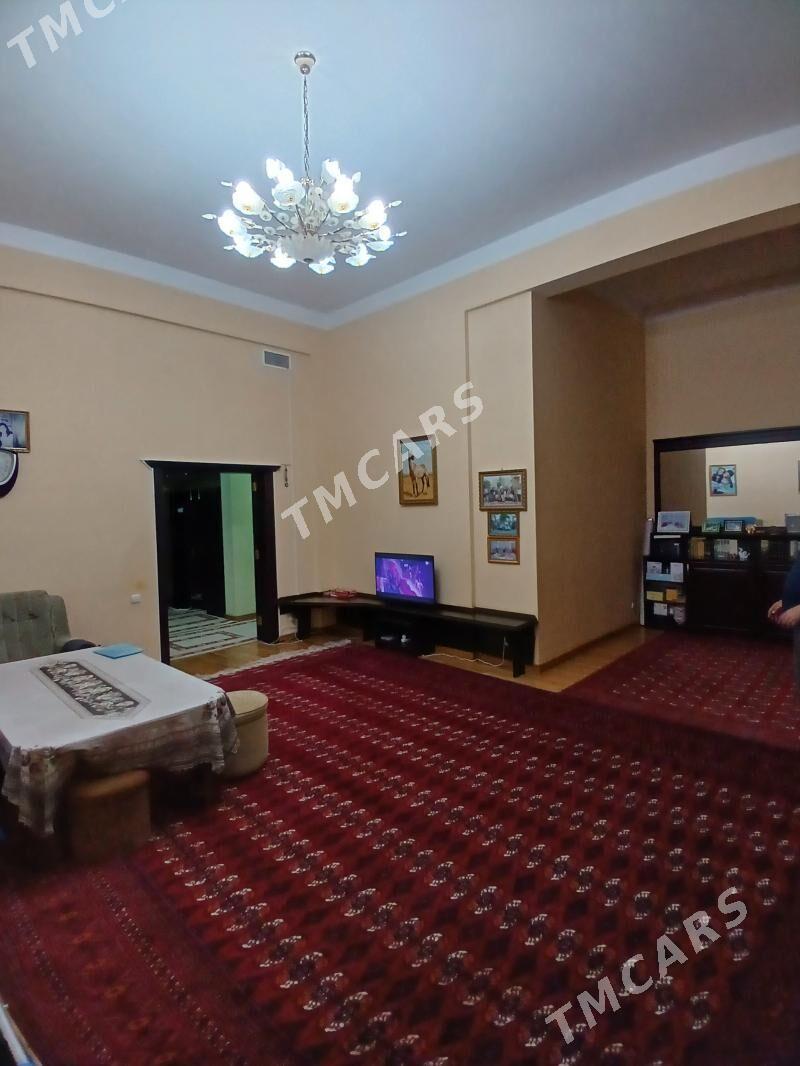 Советская элитка 2эт 4ком 181м - Sowetskiý köç. (Garaşsyzlyk şaýoly) - img 1