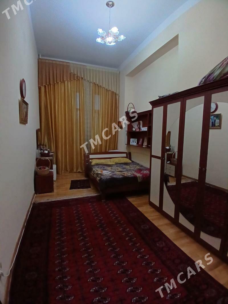 Советская элитка 2эт 4ком 181м - Sowetskiý köç. (Garaşsyzlyk şaýoly) - img 7