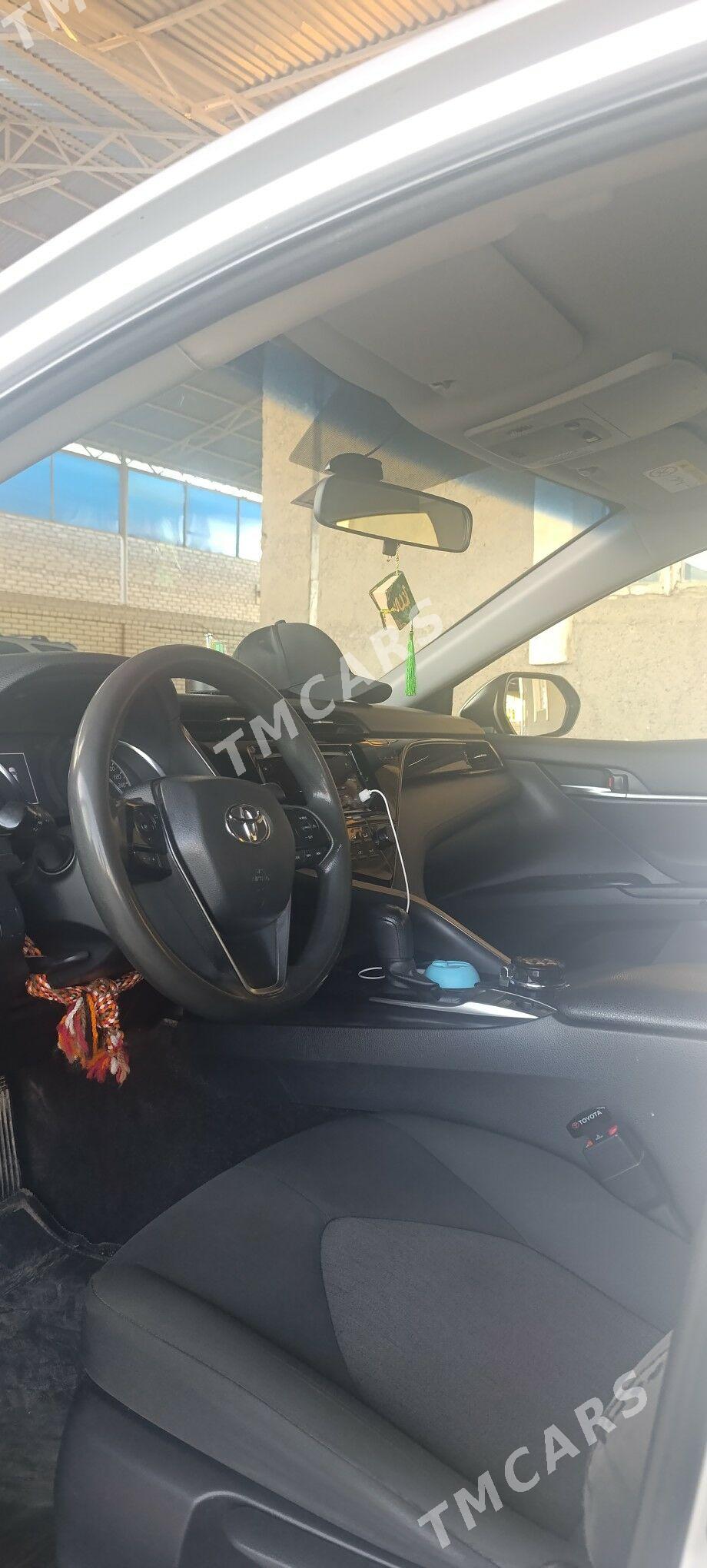 Toyota Camry 2019 - 225 000 TMT - Мары - img 7