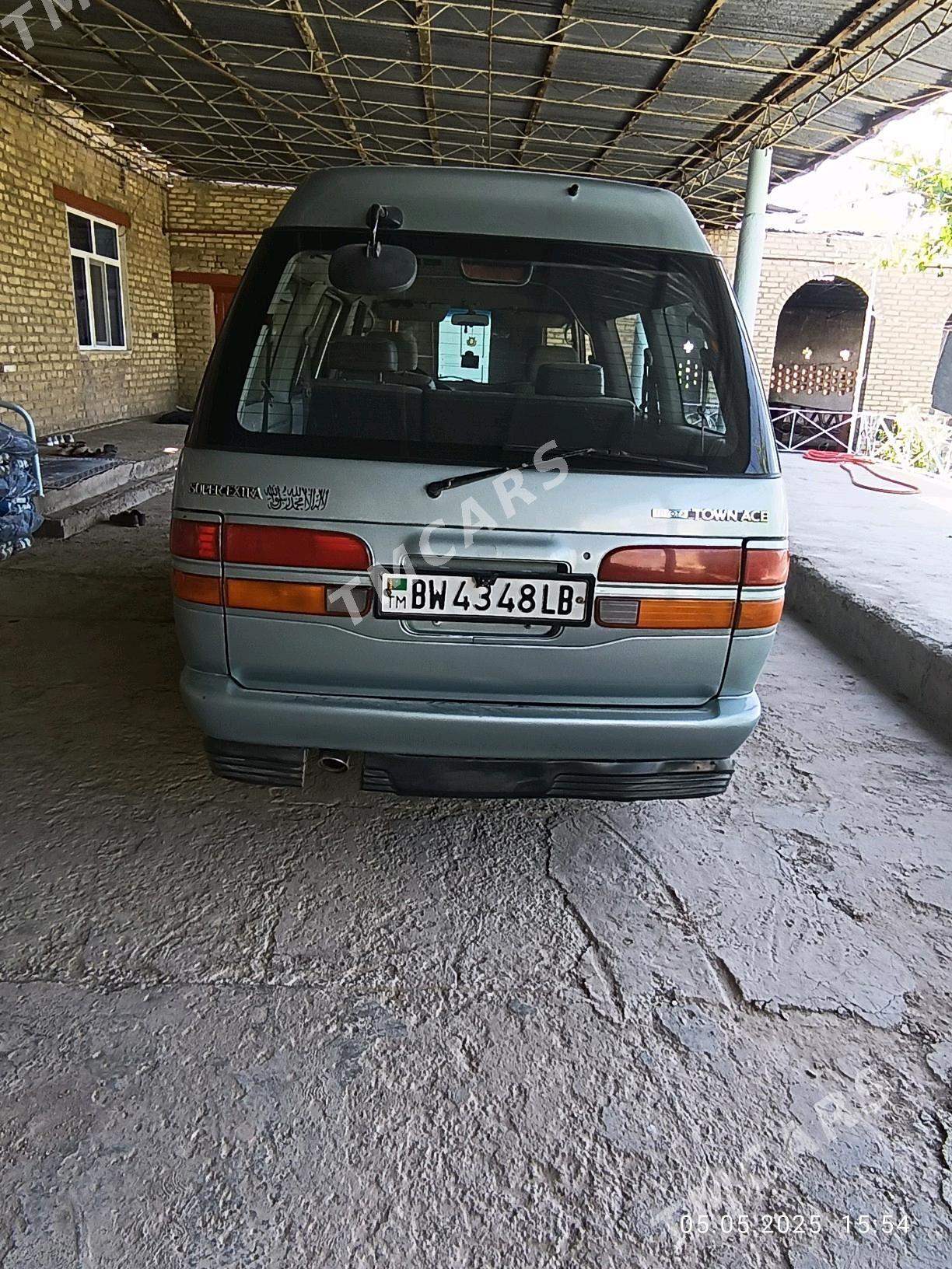Toyota Town Ace 1992 - 60 000 TMT - Саят - img 6