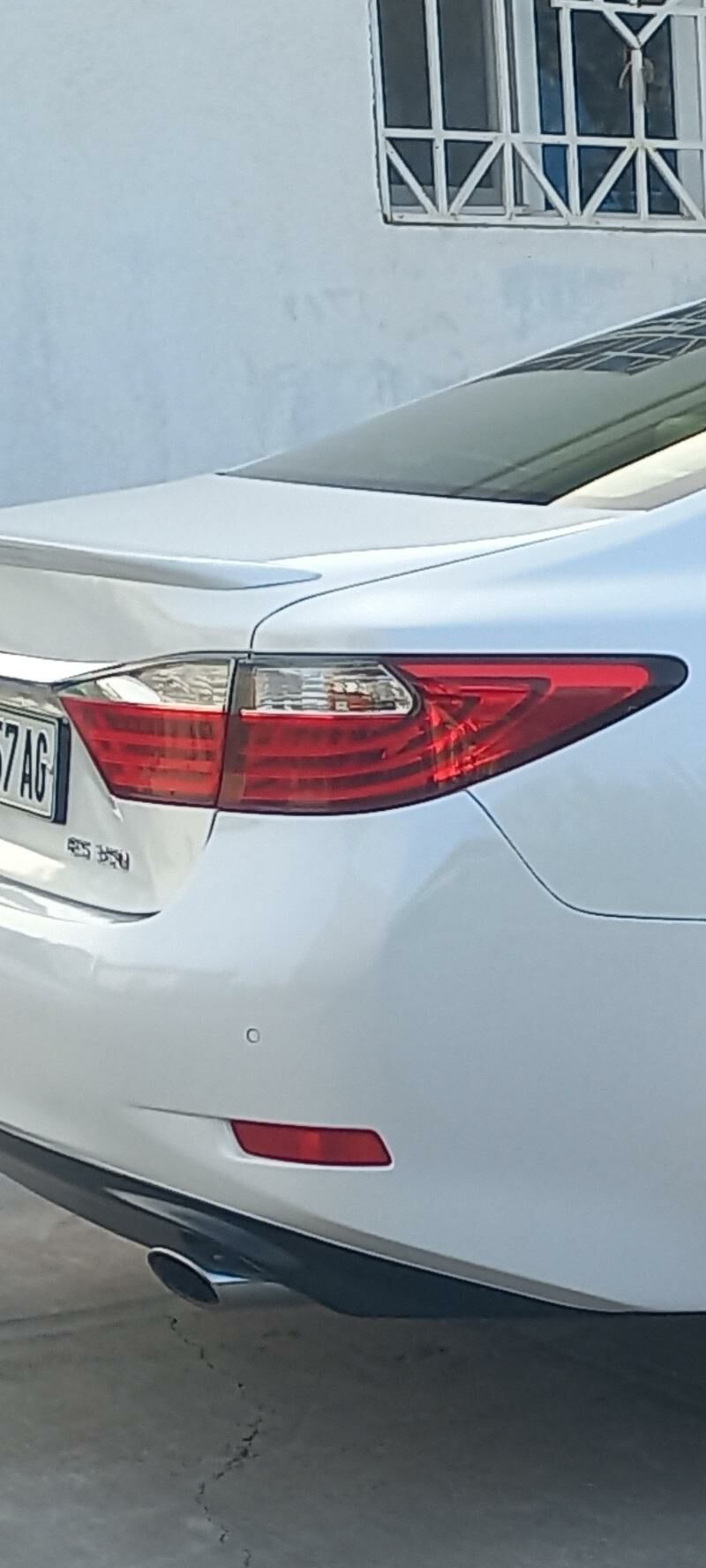 Fara yzky Leksus Lexus es 2015 2 000 TMT - Herrikgala - img 1