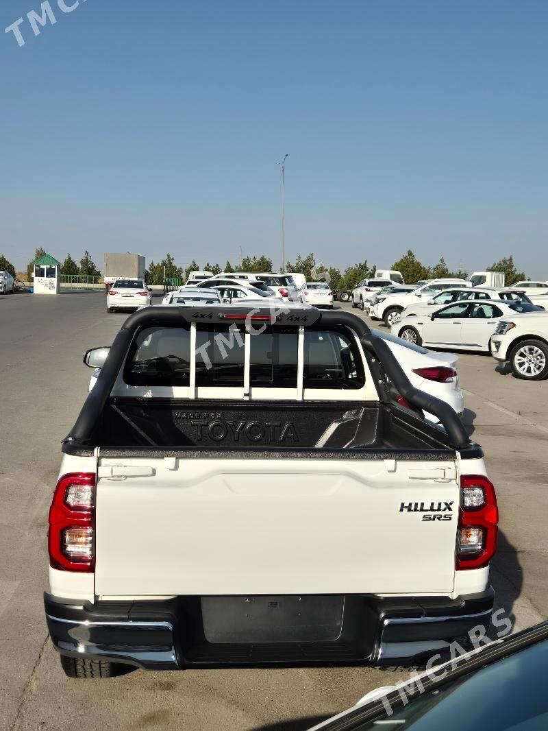 Toyota Hilux 2022 - 539 000 TMT - Ашхабад - img 4