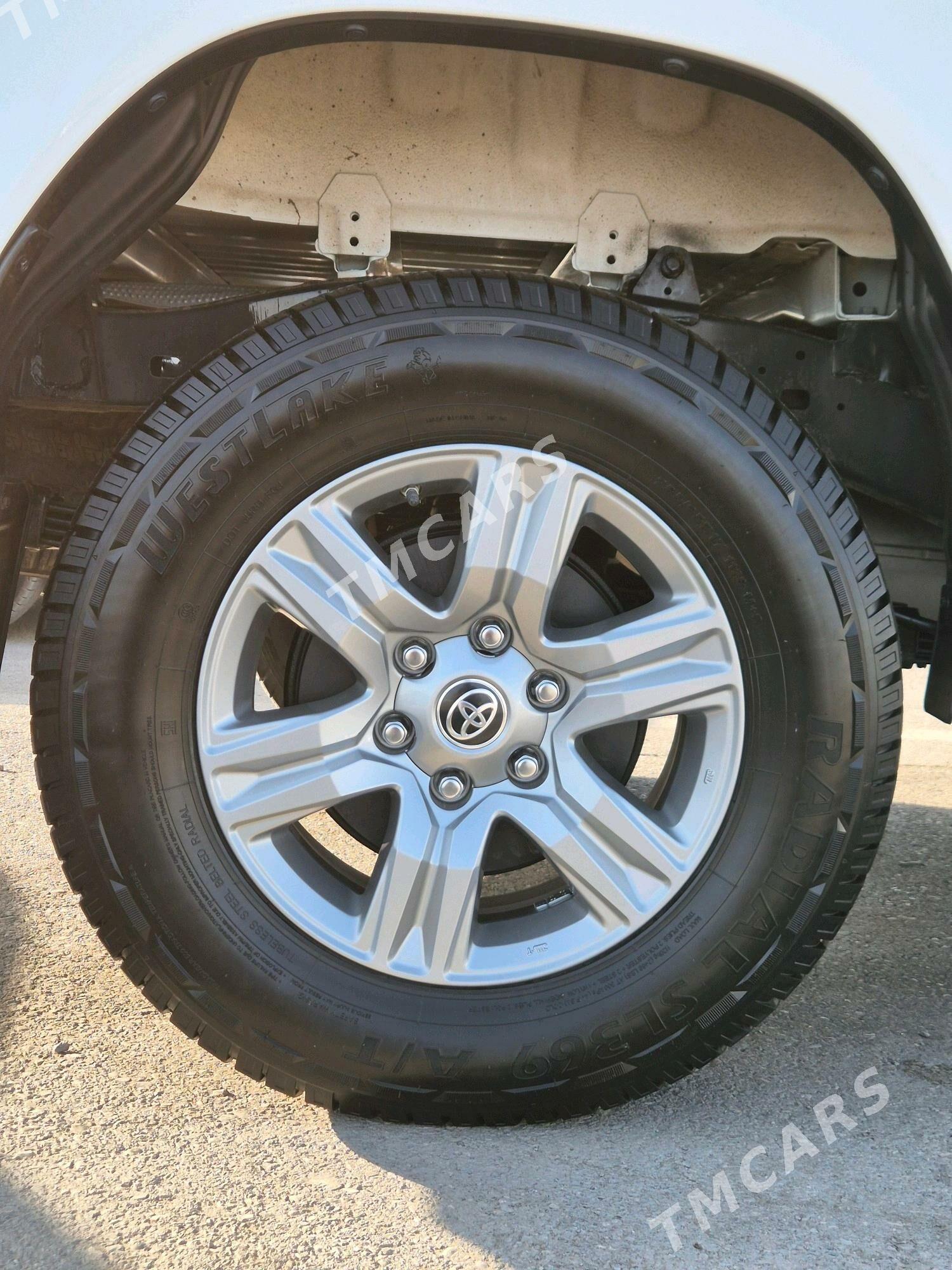 Toyota Hilux 2022 - 539 000 TMT - Ашхабад - img 7