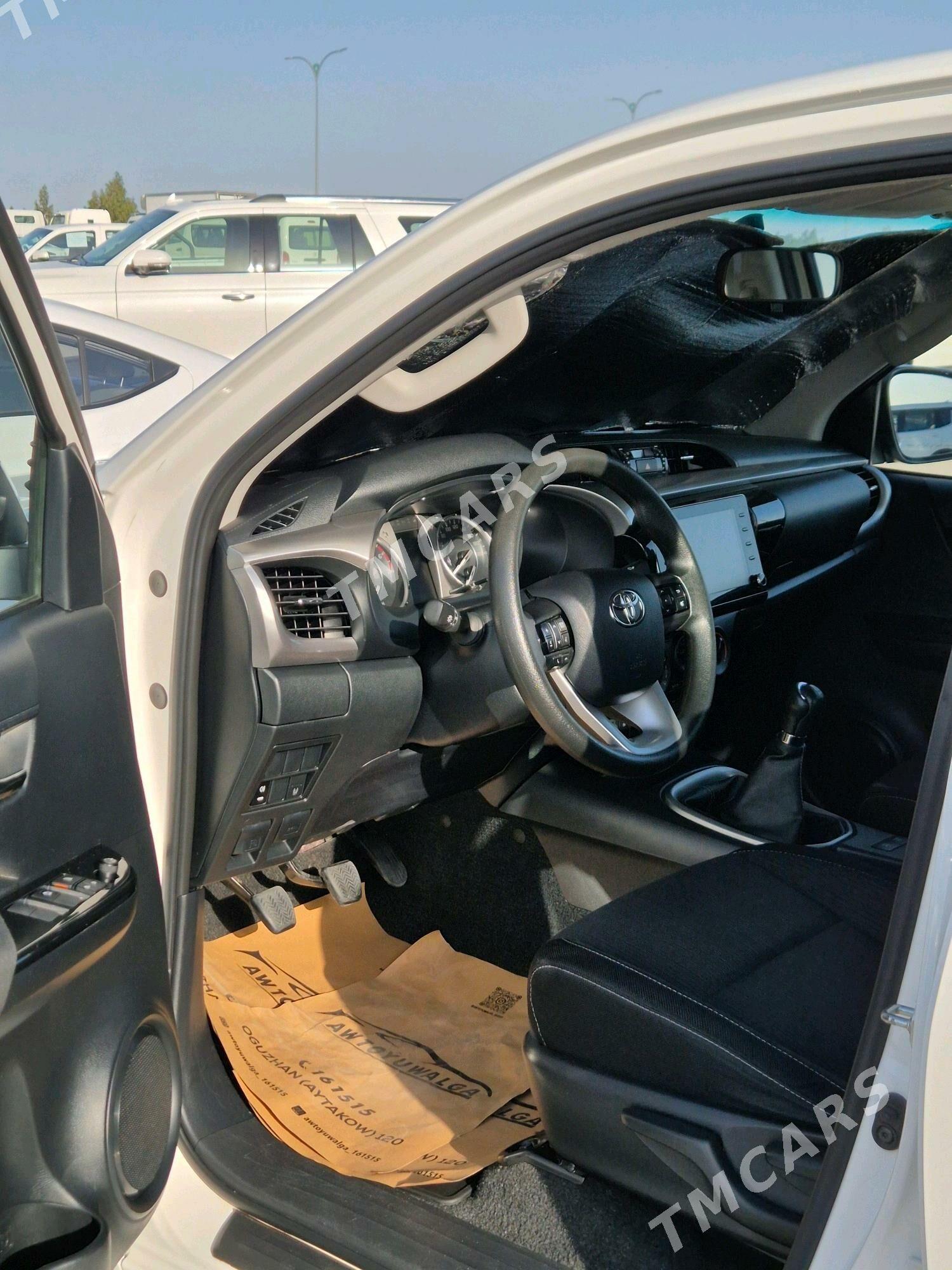 Toyota Hilux 2022 - 539 000 TMT - Ашхабад - img 8