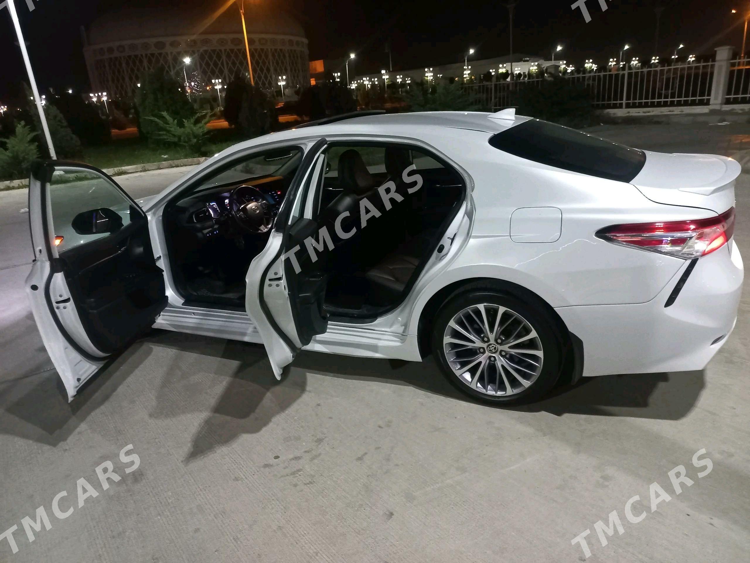 Toyota Camry 2020 - 290 000 TMT - Çärjew - img 3