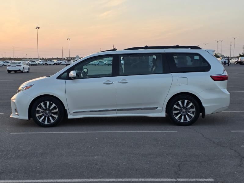 Toyota Sienna 2019 - 600 000 TMT - Ашхабад - img 1