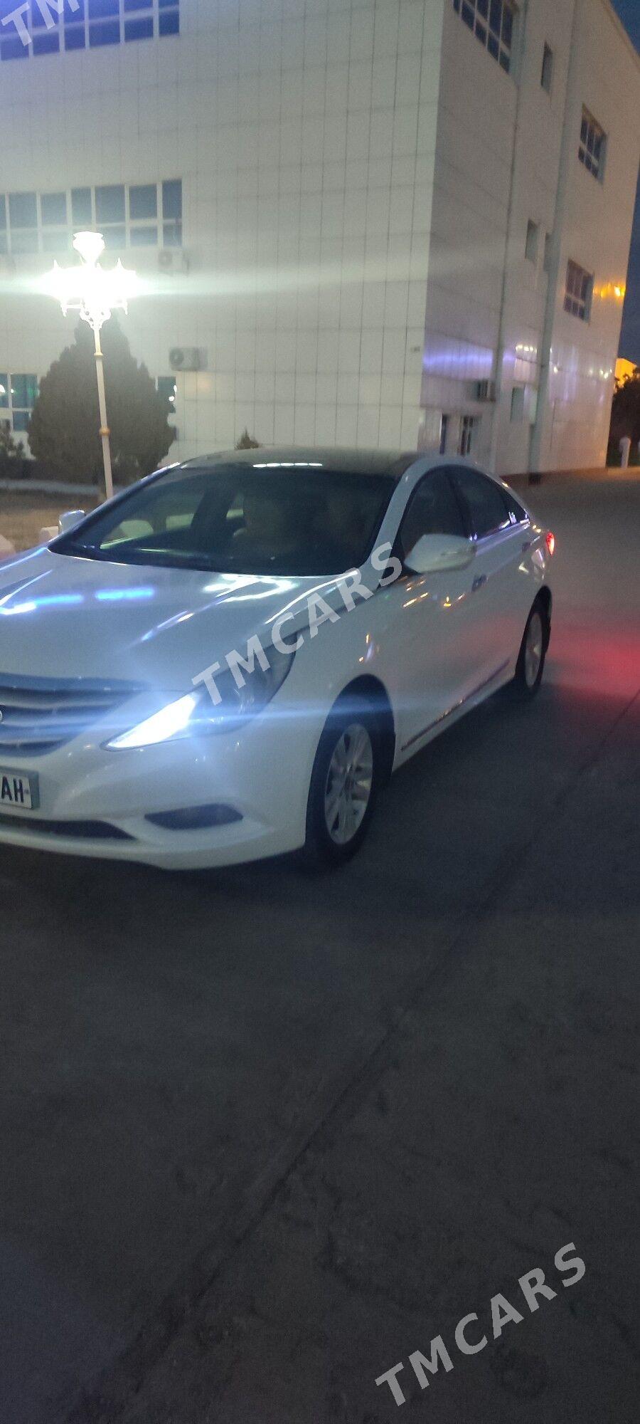 Hyundai Sonata 2011 - 140 000 TMT - Ak bugdaý etraby - img 5