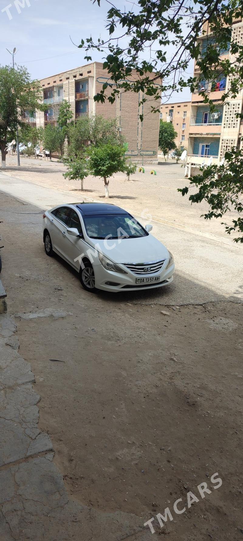 Hyundai Sonata 2011 - 140 000 TMT - Ak bugdaý etraby - img 4
