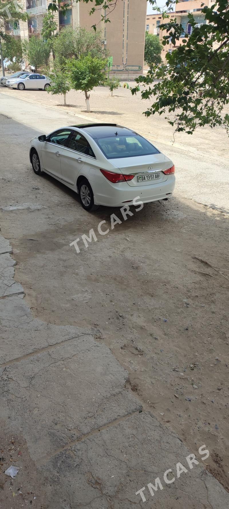 Hyundai Sonata 2011 - 140 000 TMT - Ak bugdaý etraby - img 3