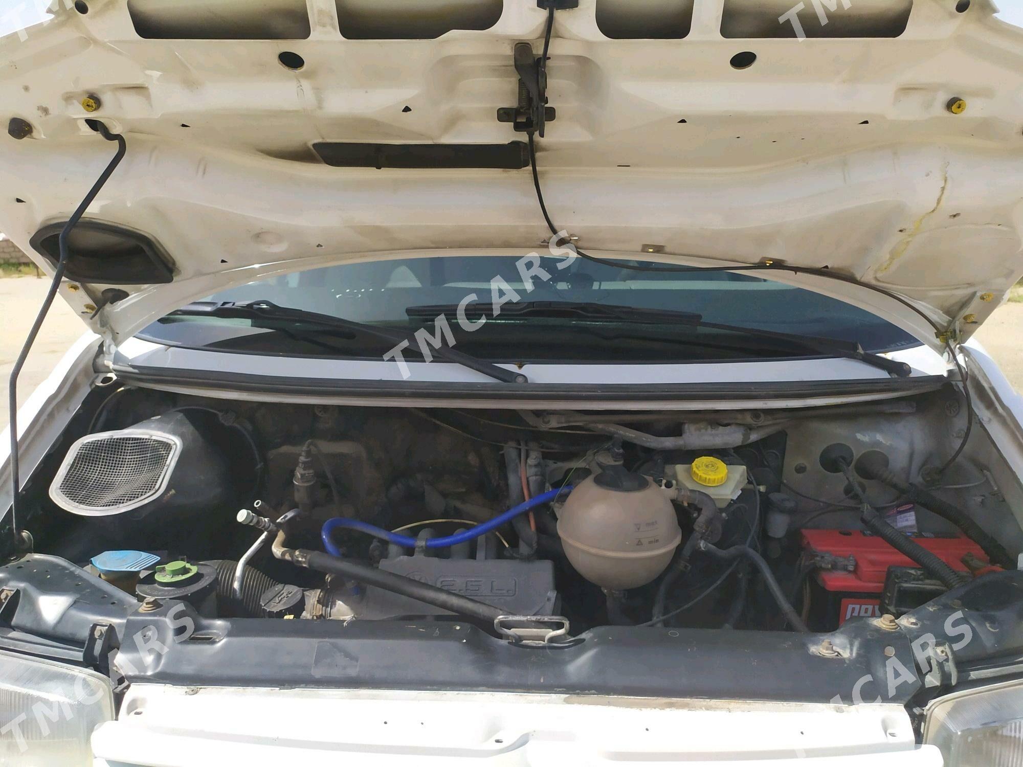Volkswagen Transporter 2002 - 74 000 TMT - Туркменбаши - img 4