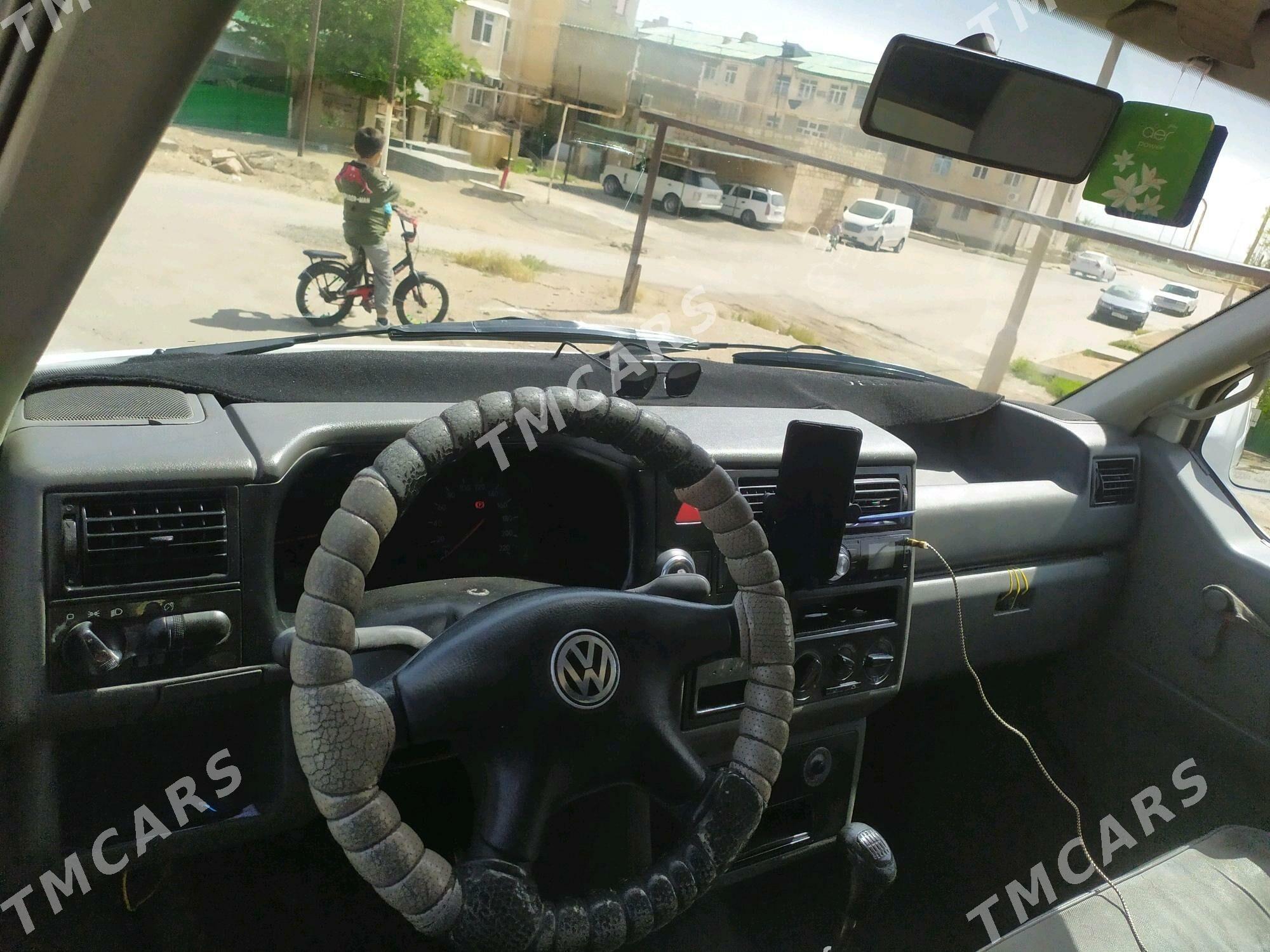 Volkswagen Transporter 2002 - 74 000 TMT - Туркменбаши - img 3