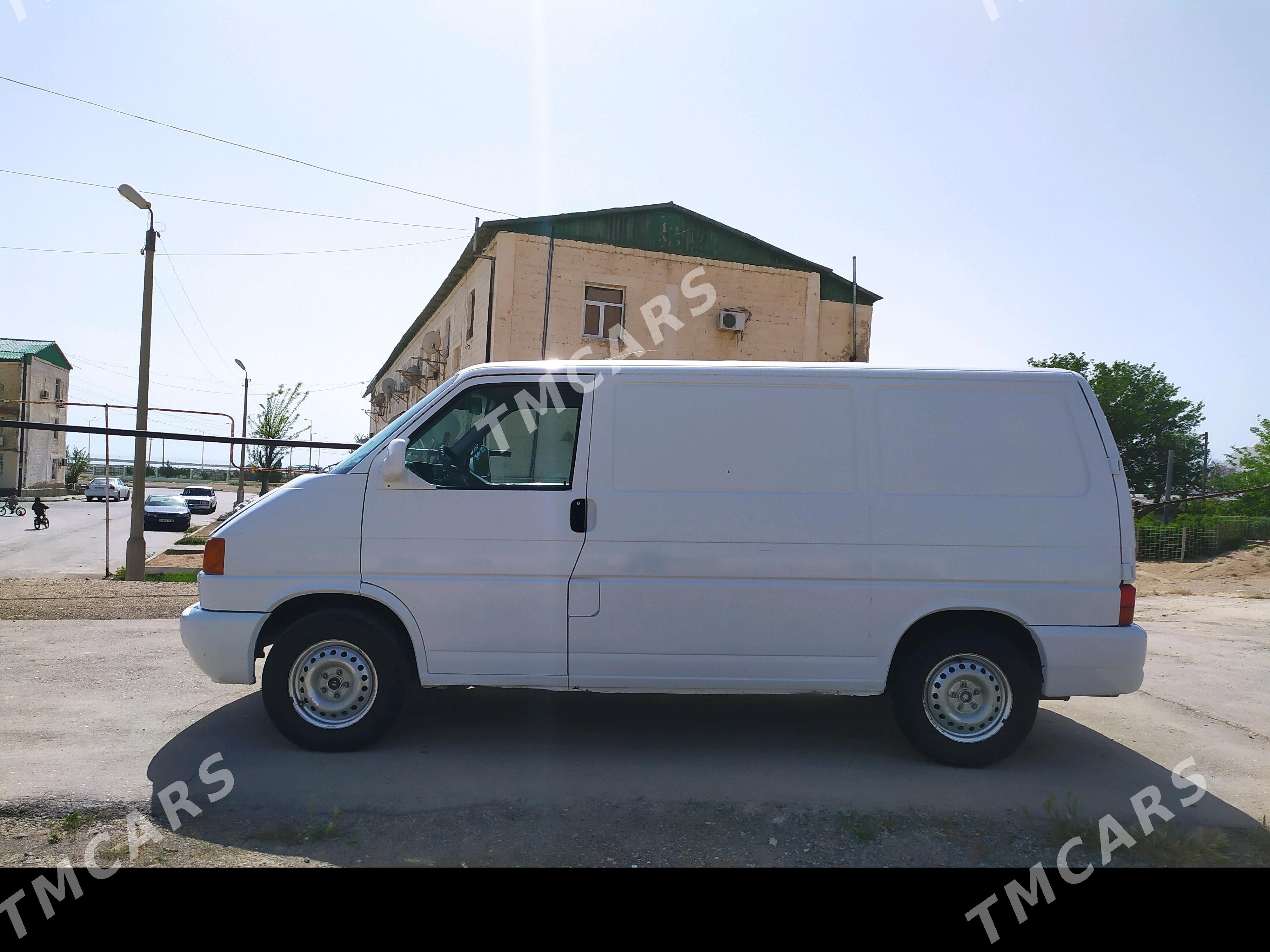 Volkswagen Transporter 2002 - 74 000 TMT - Туркменбаши - img 9