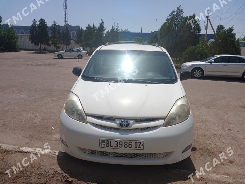 Toyota Sienna 2008 - 180 000 TMT - Дашогуз - img 3