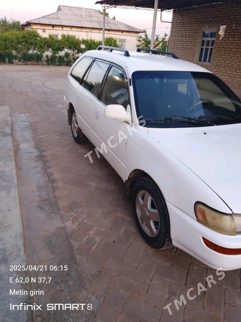 Toyota Corolla 1995 - 46 000 TMT - Байрамали - img 4