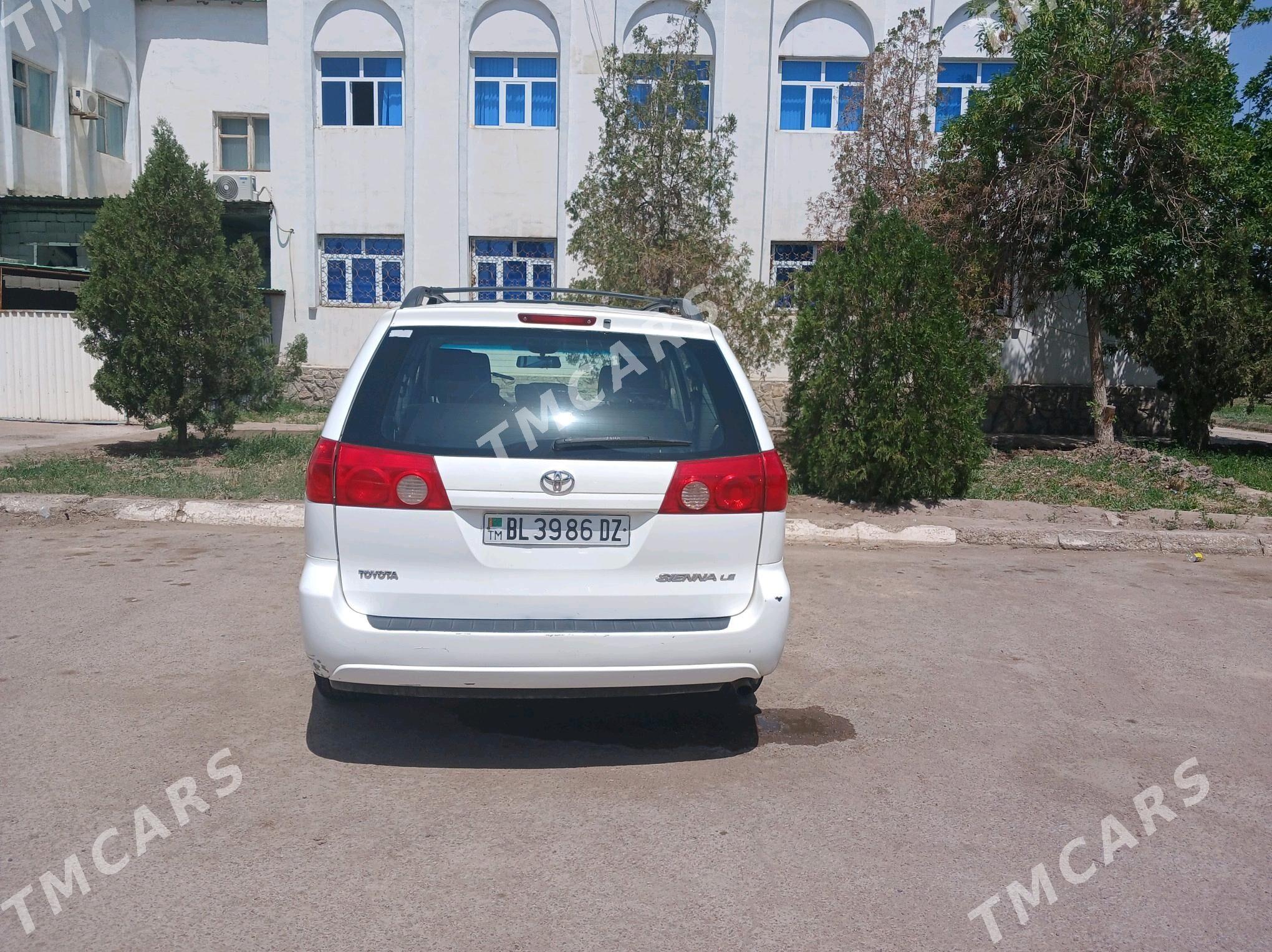 Toyota Sienna 2008 - 180 000 TMT - Дашогуз - img 4