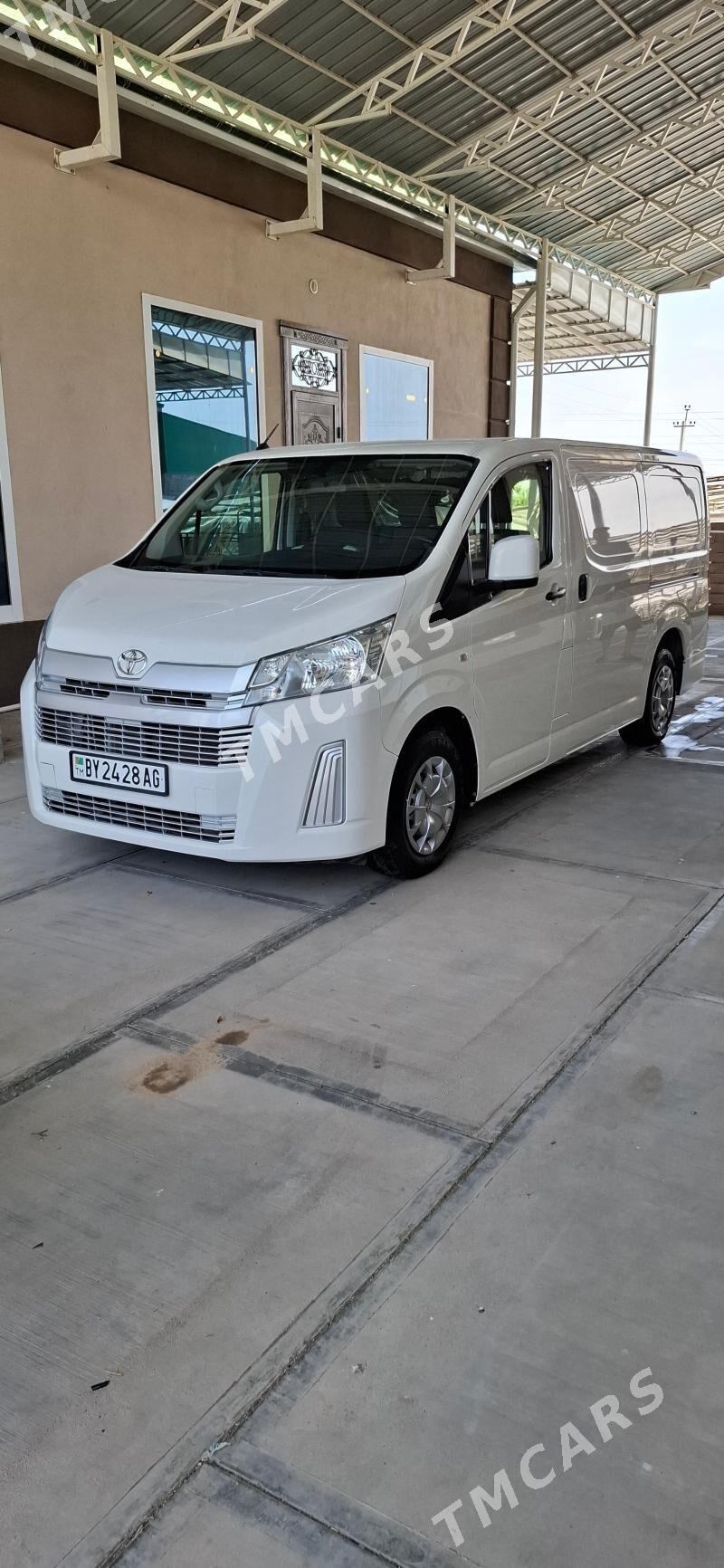 Toyota Hiace 2021 - 475 000 TMT - Бузмеин - img 1