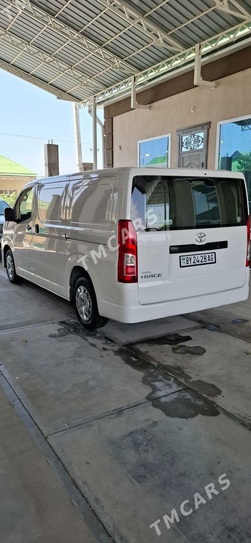 Toyota Hiace 2021 - 475 000 TMT - Бузмеин - img 2