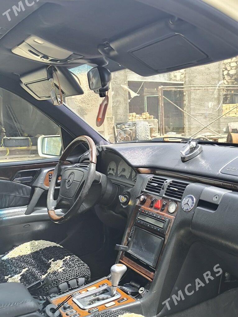 Mercedes-Benz E420 1997 - 30 000 TMT - Balkanabat - img 5