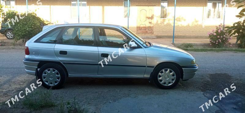 Opel Astra 1997 - 32 000 TMT - Дянев - img 6