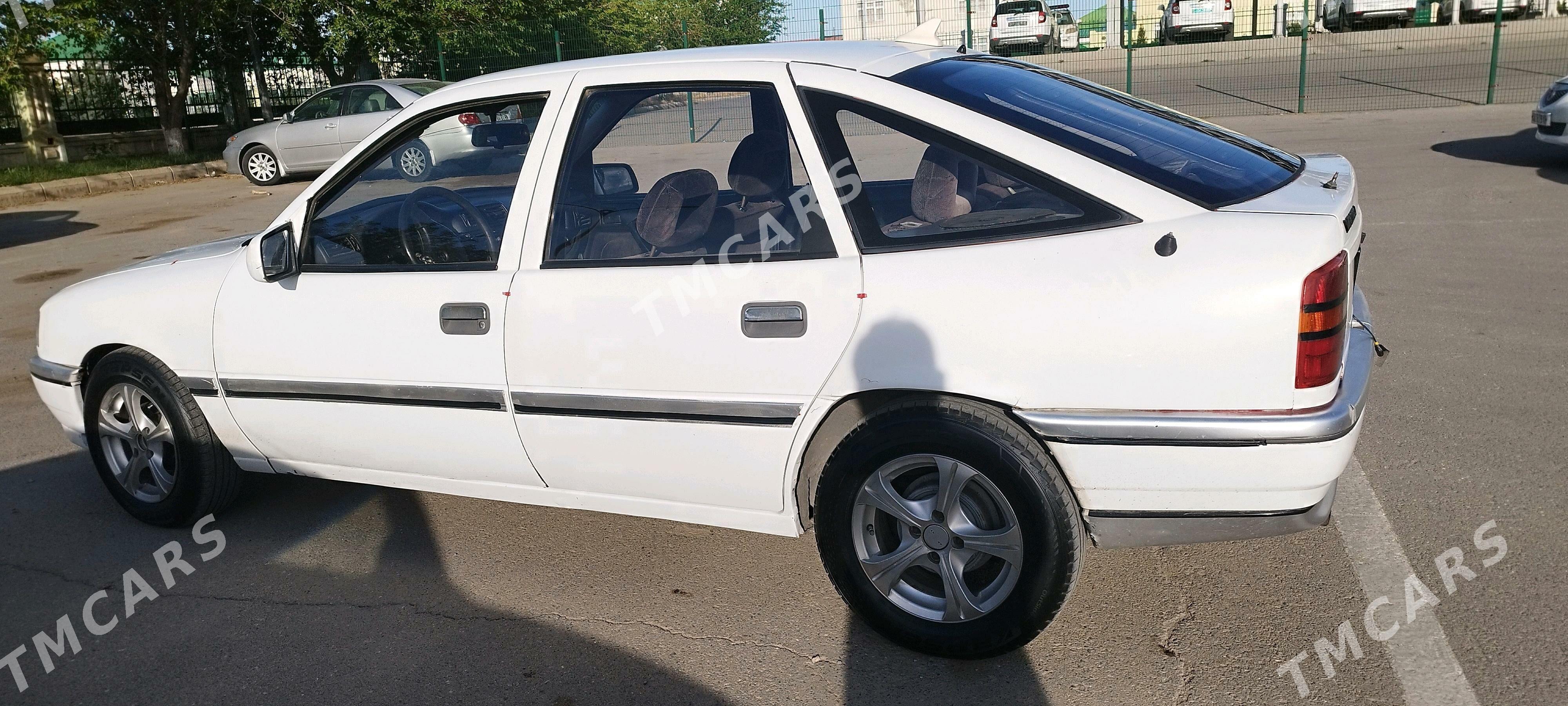 Opel Vectra 1991 - 33 000 TMT - Кëши - img 2
