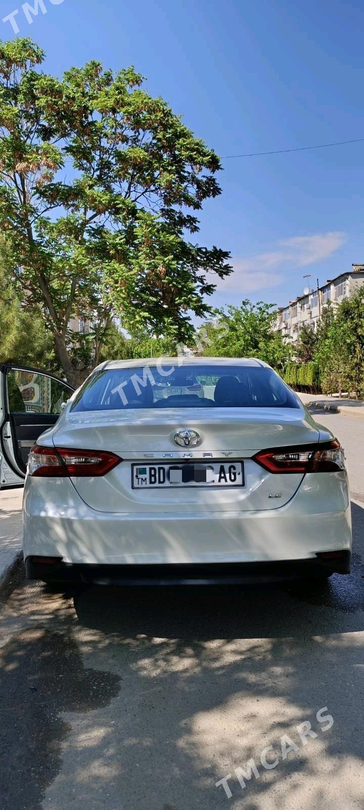 Toyota Camry 2018 - 255 000 TMT - 10 мкр - img 2