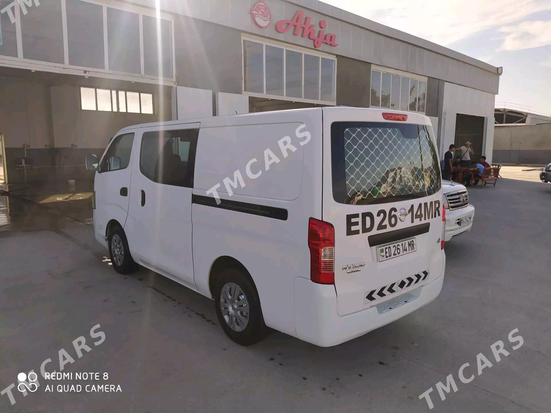 Nissan Urvan 2018 - 310 000 TMT - Мары - img 5