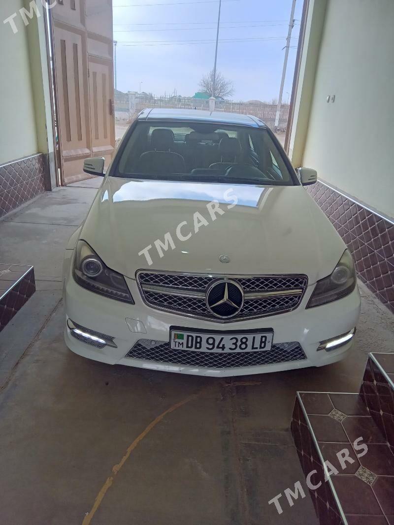 Mercedes-Benz C350 2012 - 240 000 TMT - Dostluk - img 4