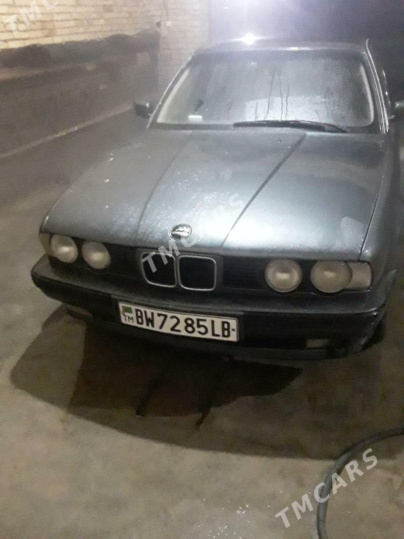 BMW 520 1990 - 33 000 TMT - Çärjew - img 1