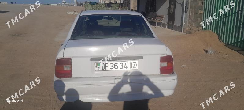 Opel Vectra 1993 - 20 000 TMT - Туркменбаши - img 3