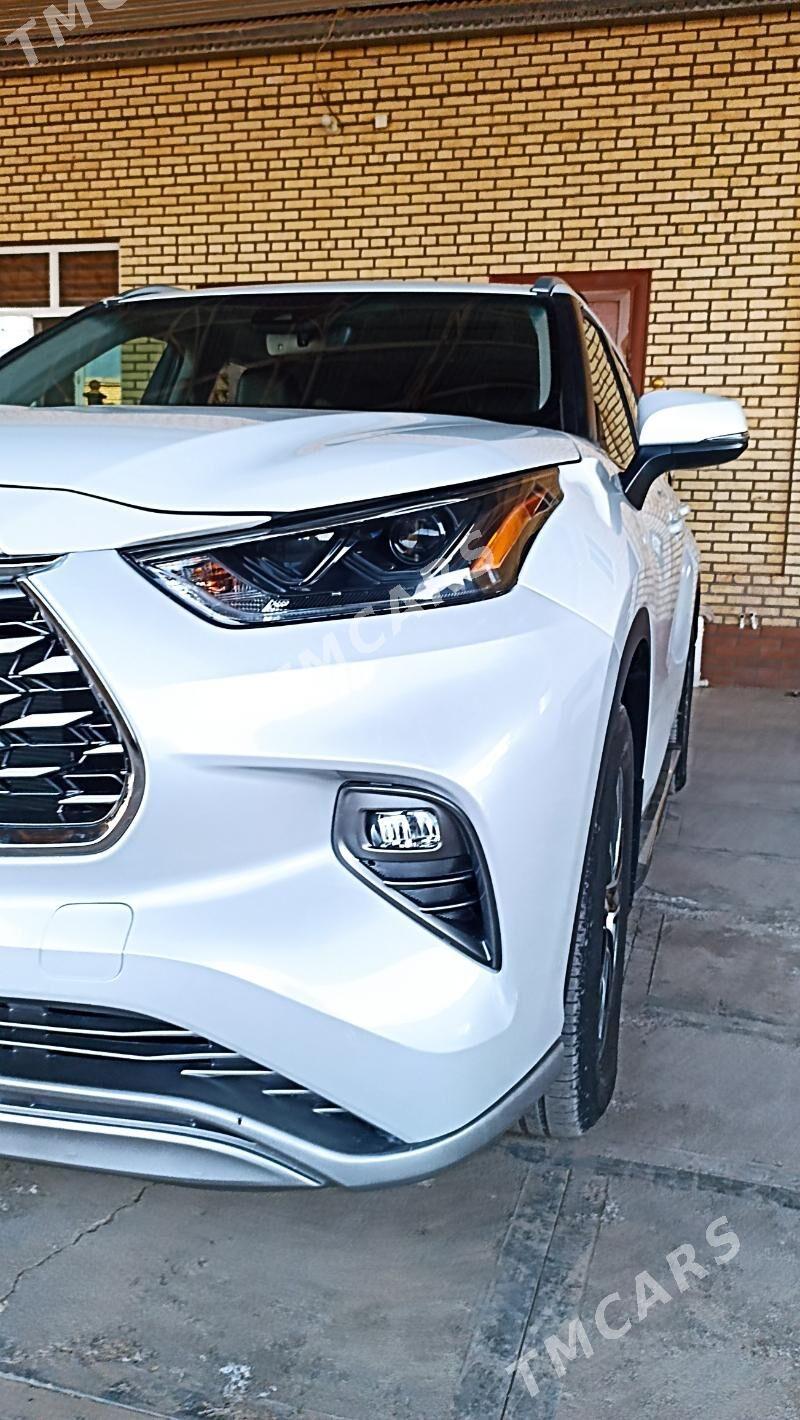 Toyota Highlander 2022 - 600 000 TMT - Мары - img 4