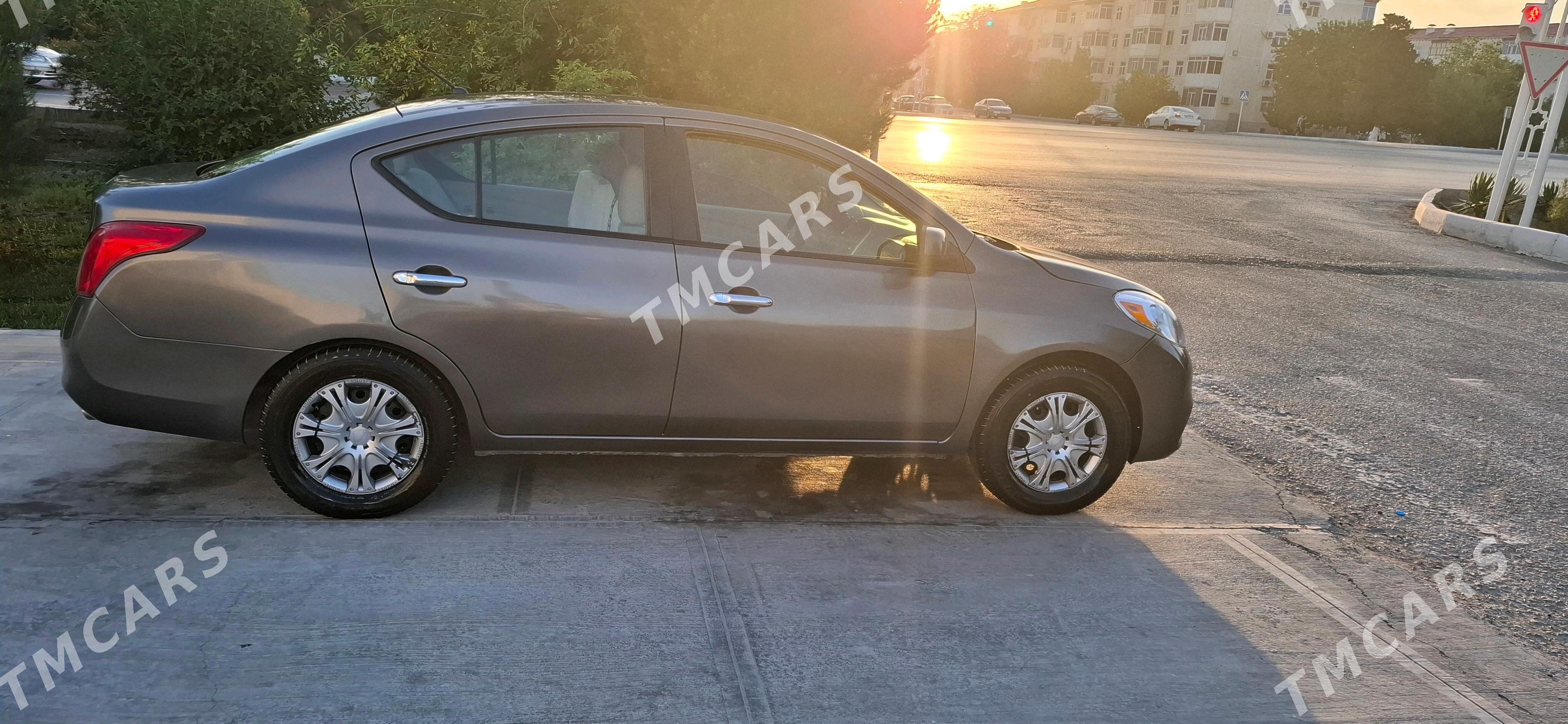 Nissan Versa 2011 - 95 000 TMT - Туркменабат - img 9