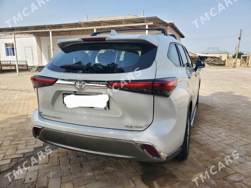 Toyota Highlander 2021 - 500 000 TMT - Baýramaly - img 2