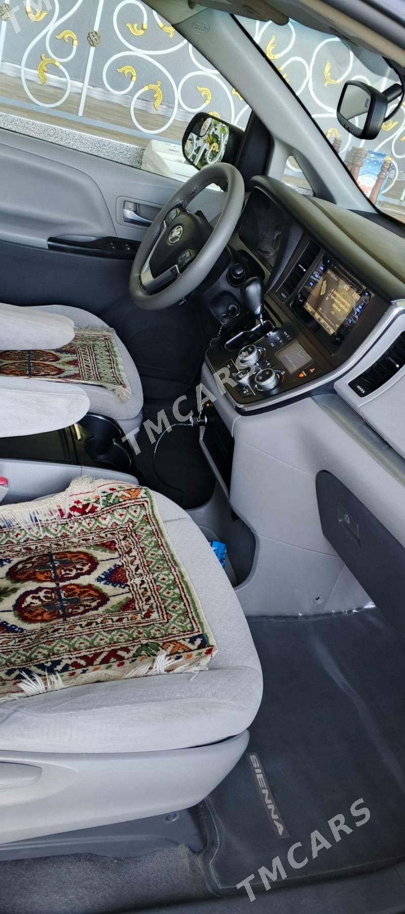 Toyota Sienna 2015 - 310 000 TMT - Керки - img 6