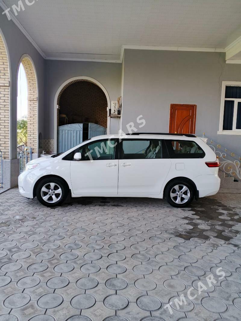 Toyota Sienna 2015 - 310 000 TMT - Керки - img 8