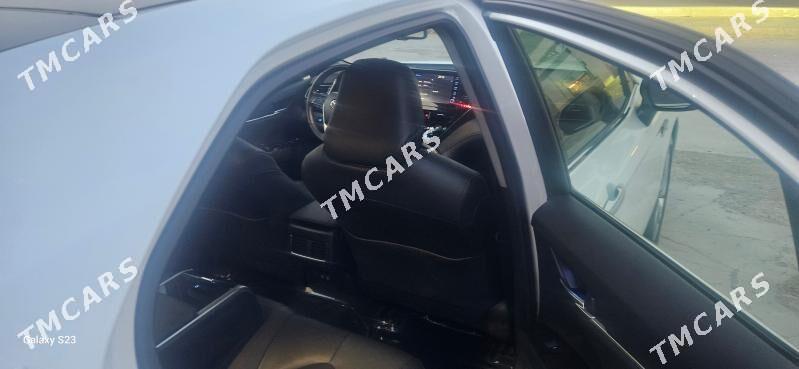 Toyota Camry 2022 - 670 000 TMT - Ашхабад - img 3