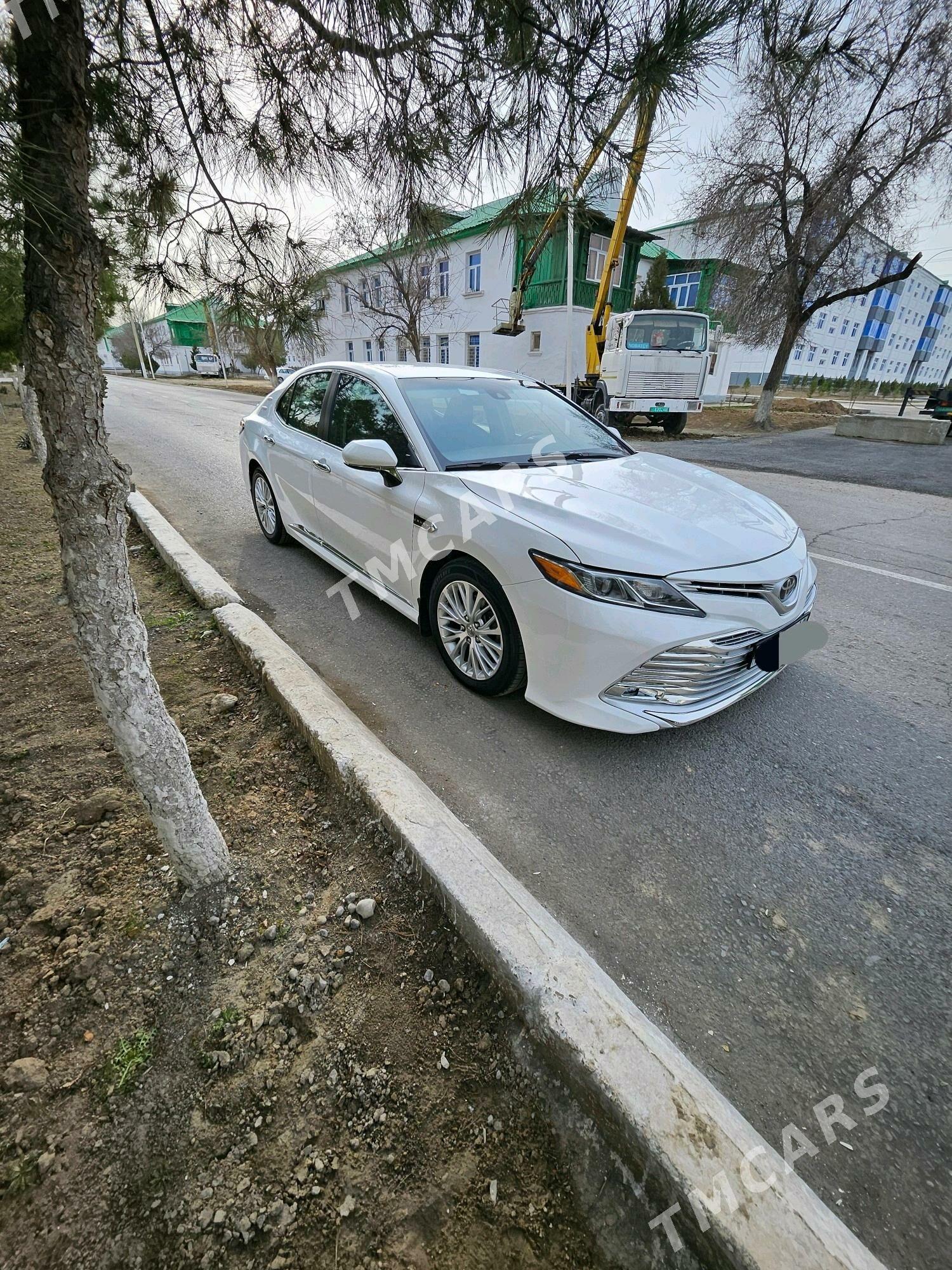 Toyota Camry 2019 - 285 000 TMT - Арзув - img 3