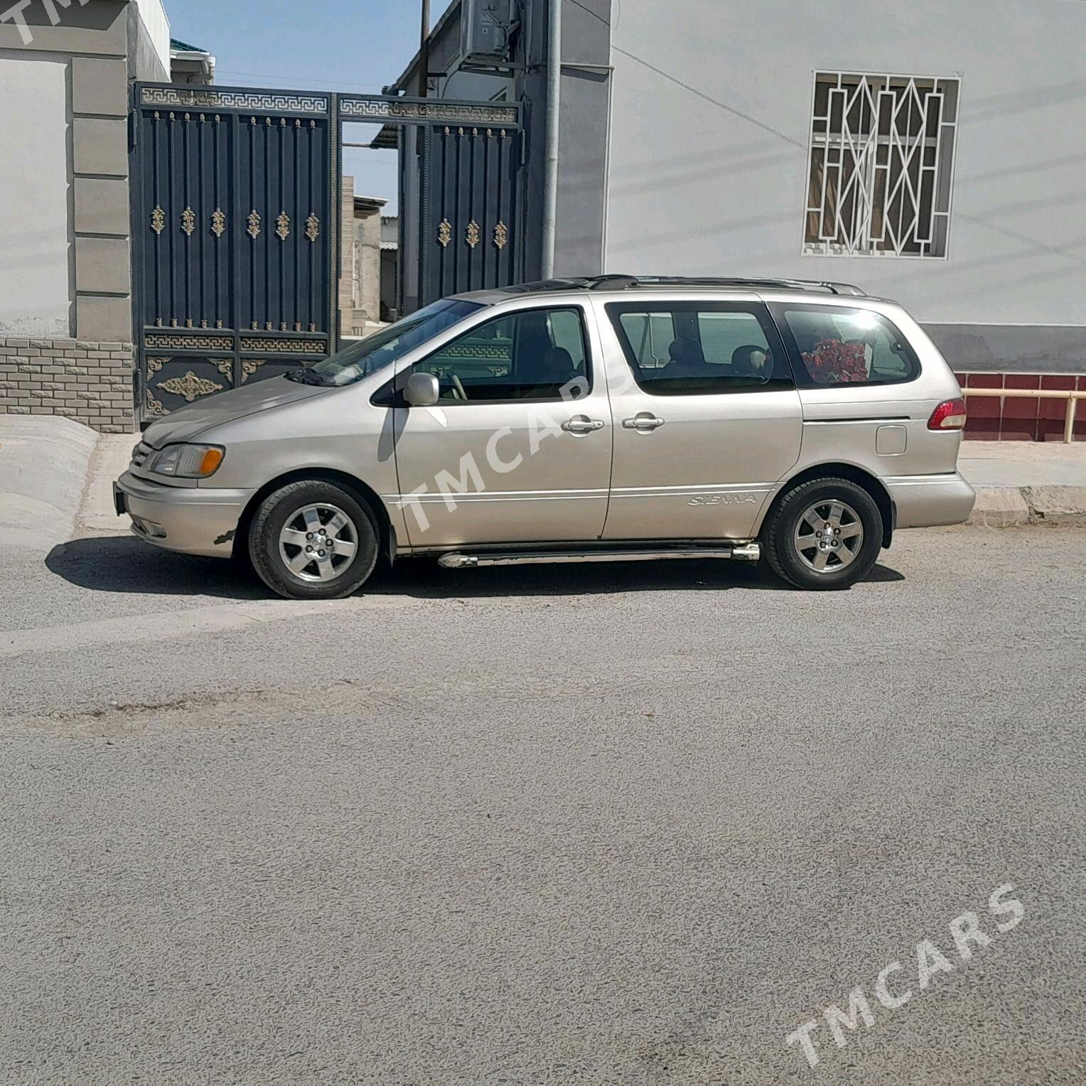 Toyota Sienna 2000 - 135 000 TMT - Теджен - img 4