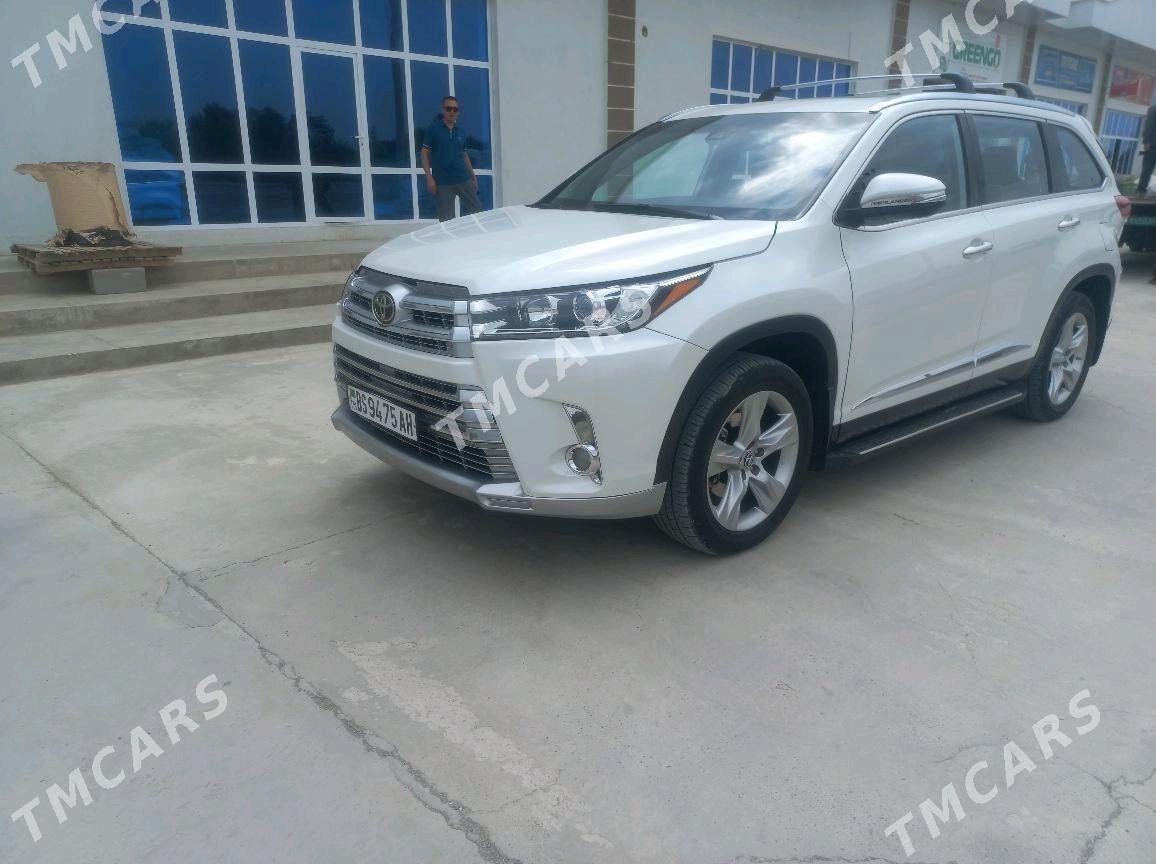 Toyota Highlander 2018 - 430 000 TMT - Бахарден - img 4