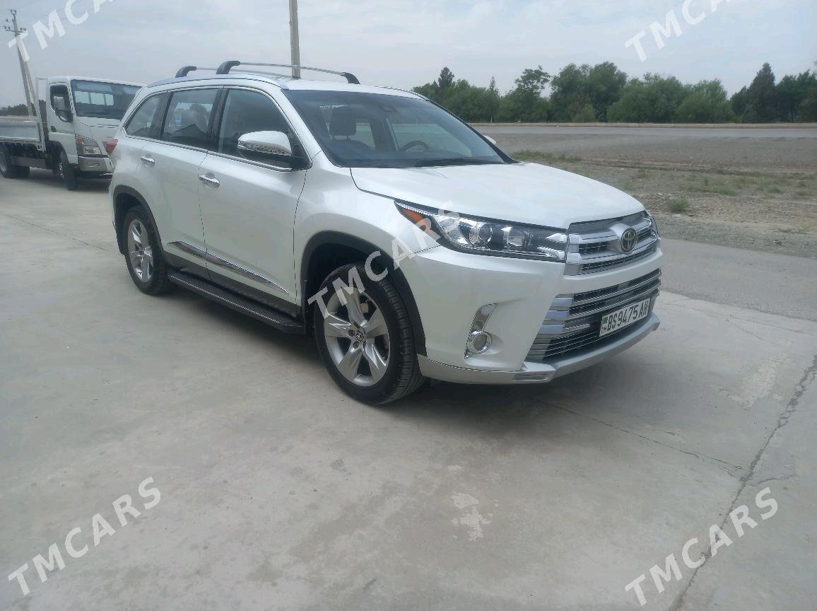 Toyota Highlander 2018 - 430 000 TMT - Бахарден - img 7