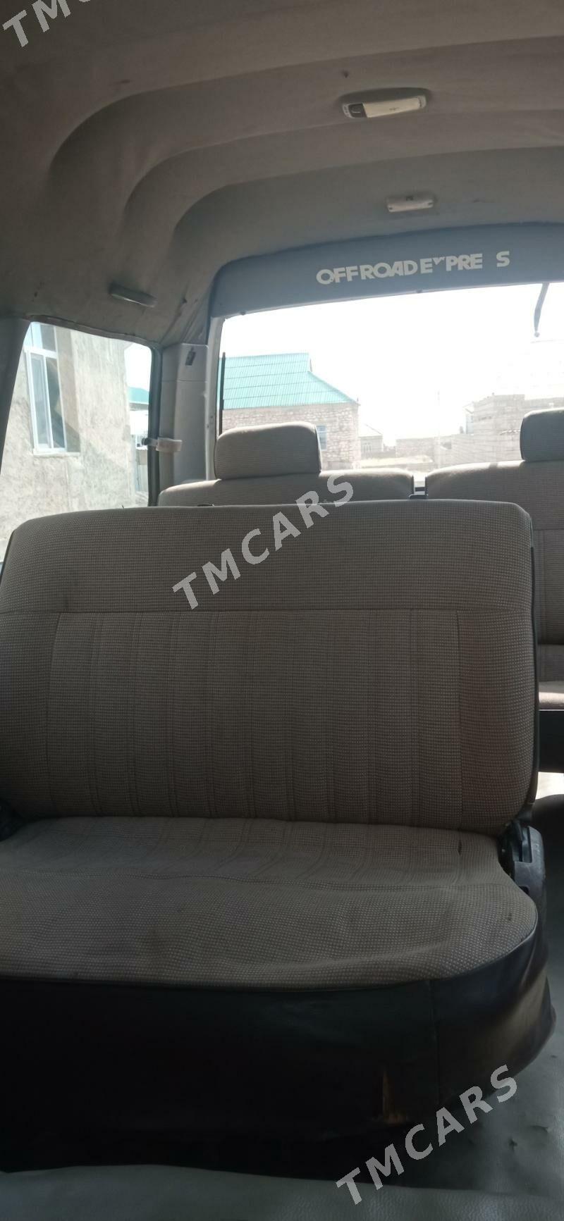 Toyota Town Ace 1990 - 25 000 TMT - Балканабат - img 2