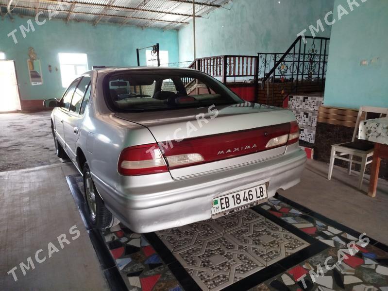 Nissan Maxima 1995 - 33 000 TMT - Dänew - img 2