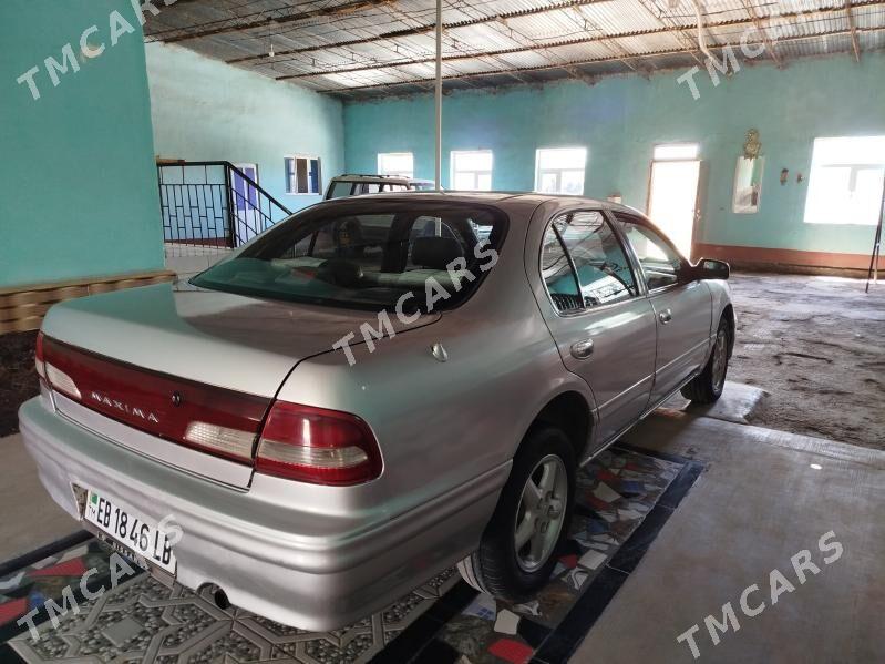 Nissan Maxima 1995 - 33 000 TMT - Dänew - img 3