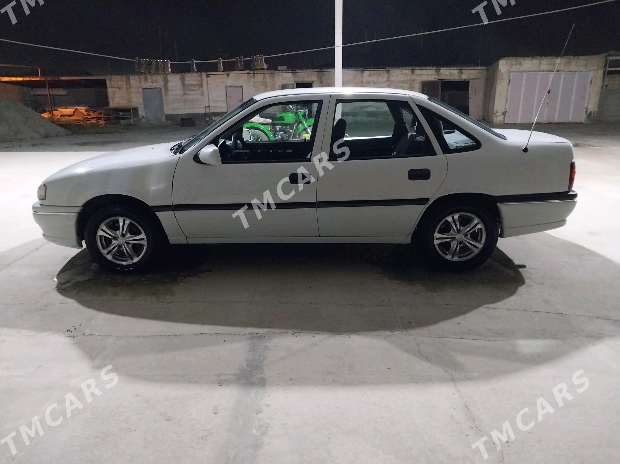 Opel Vectra 1994 - 50 000 TMT - Бахарден - img 5