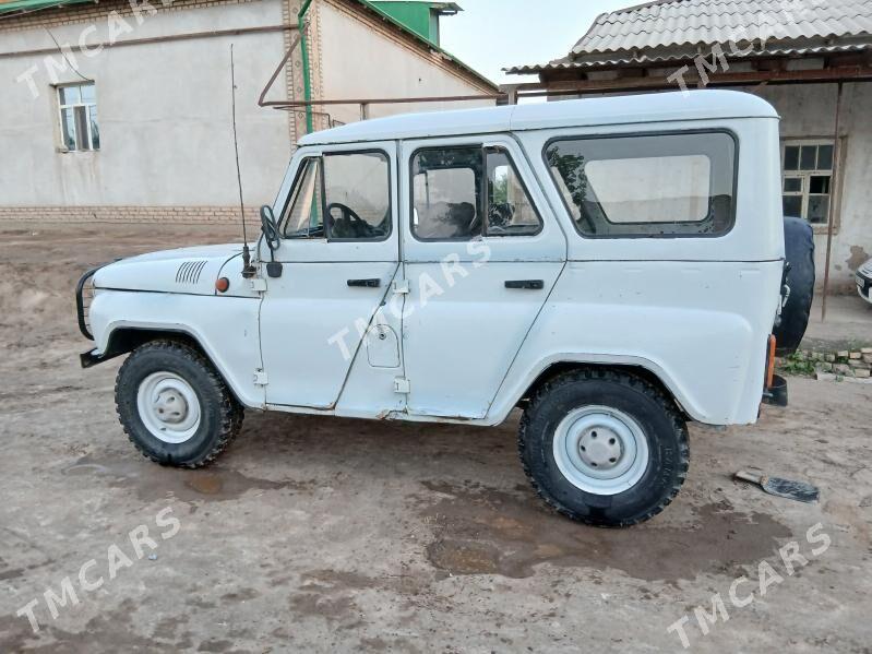 UAZ 469 2000 - 70 000 TMT - Gurbansoltan Eje - img 2