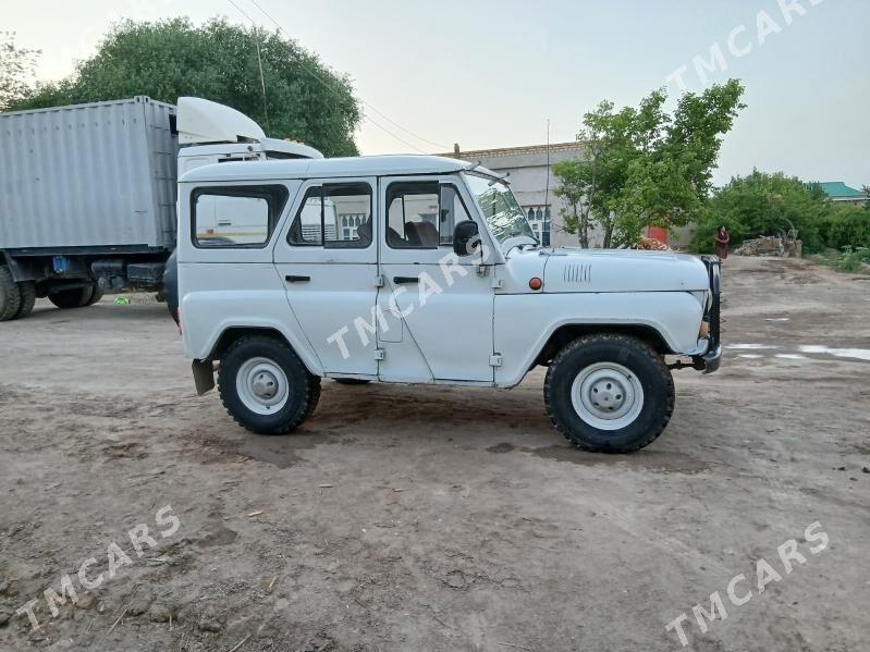 UAZ 469 2000 - 70 000 TMT - Gurbansoltan Eje - img 4