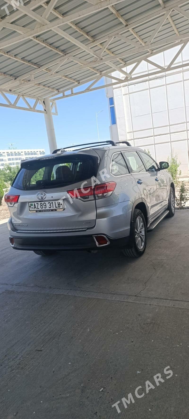 Toyota Highlander 2018 - 450 000 TMT - Türkmenabat - img 3