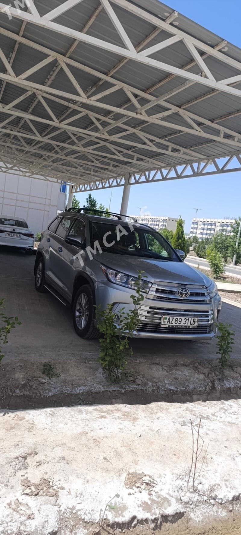 Toyota Highlander 2018 - 450 000 TMT - Türkmenabat - img 4