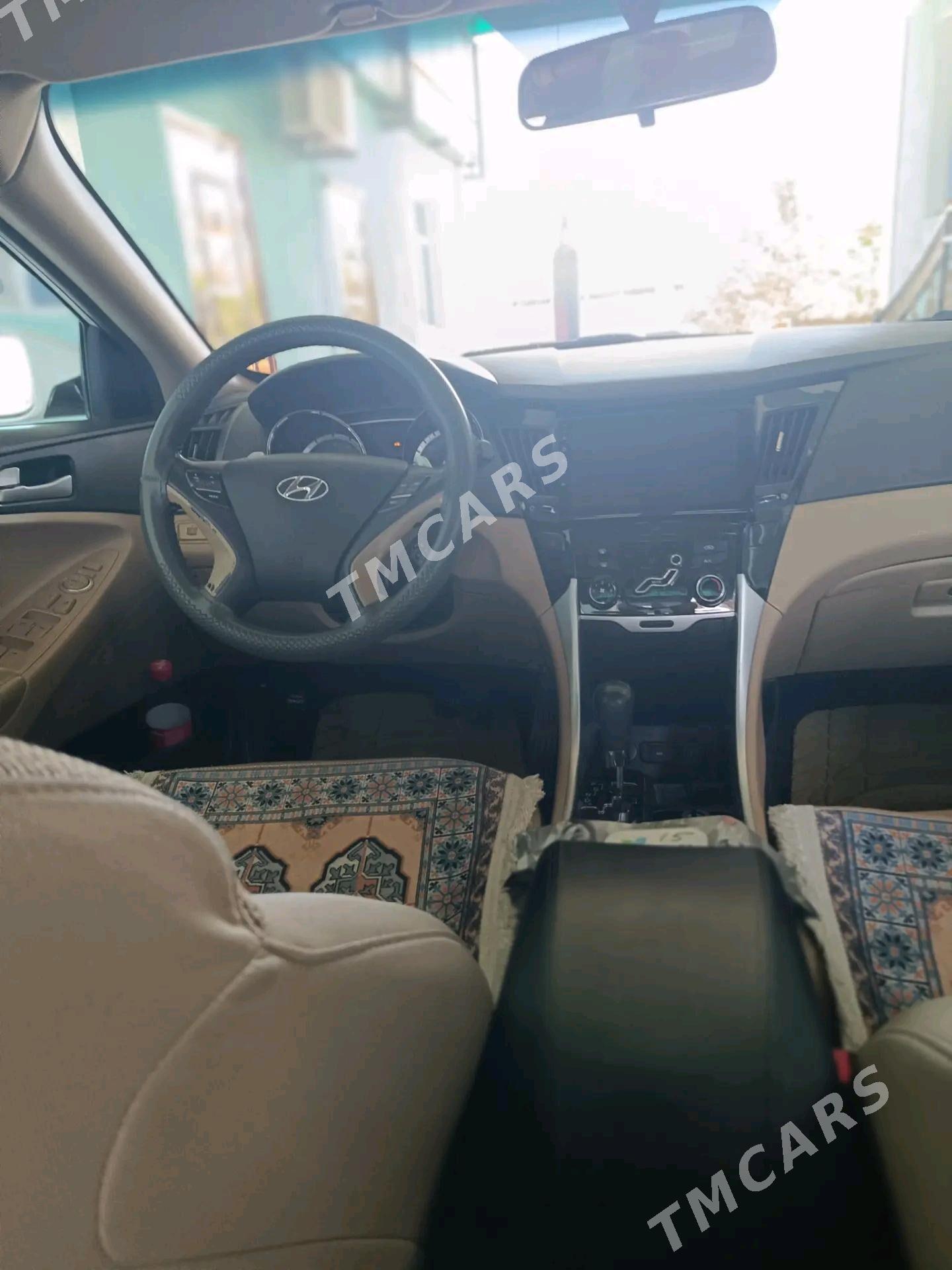 Hyundai Sonata 2010 - 170 000 TMT - Гёкдже - img 4